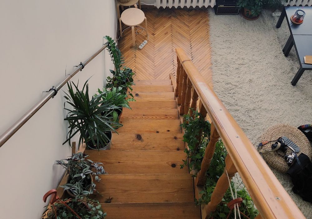 poręcze schodów z drewna, drewniane poręcze schodów