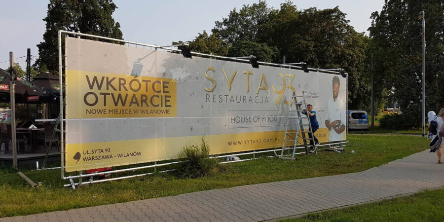 Realizacja ścianki reklamowej prosto z Warszawy