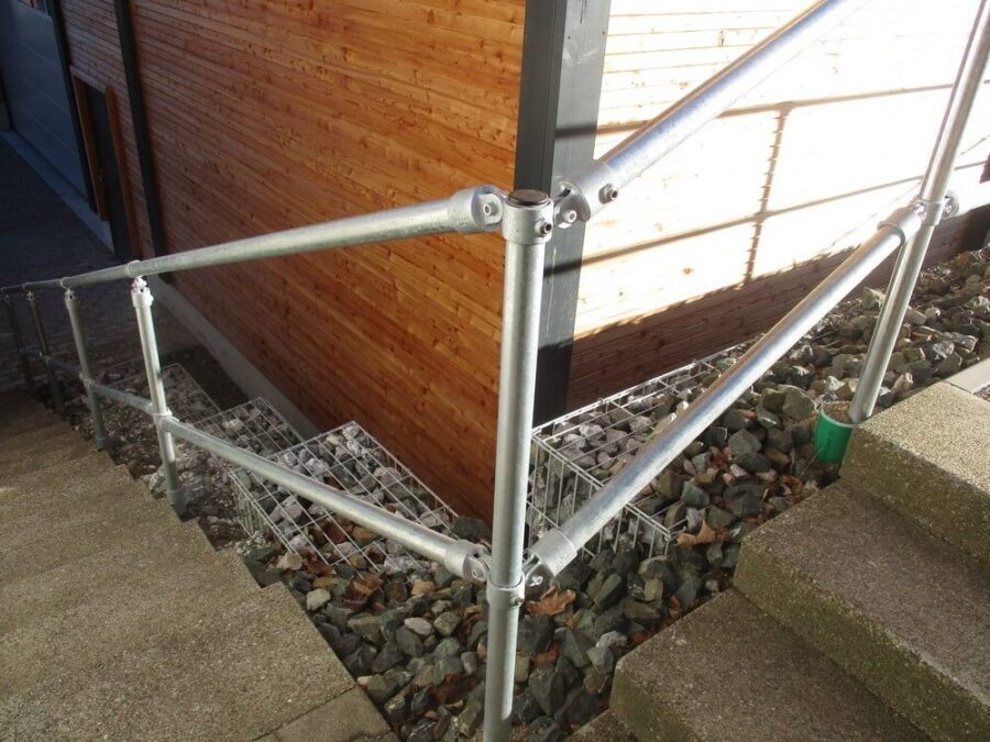 Pomysły i realizacje – nowoczesne balustrady, poręcze i funkcjonalne barierki