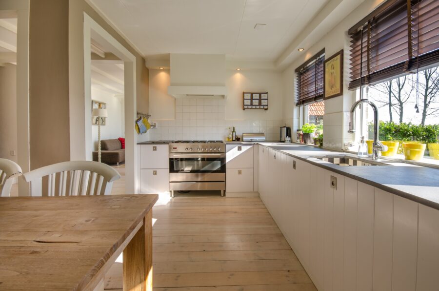 Which Kitchen Worktop Should You Choose? Is a Wooden Worktop a Good Idea?